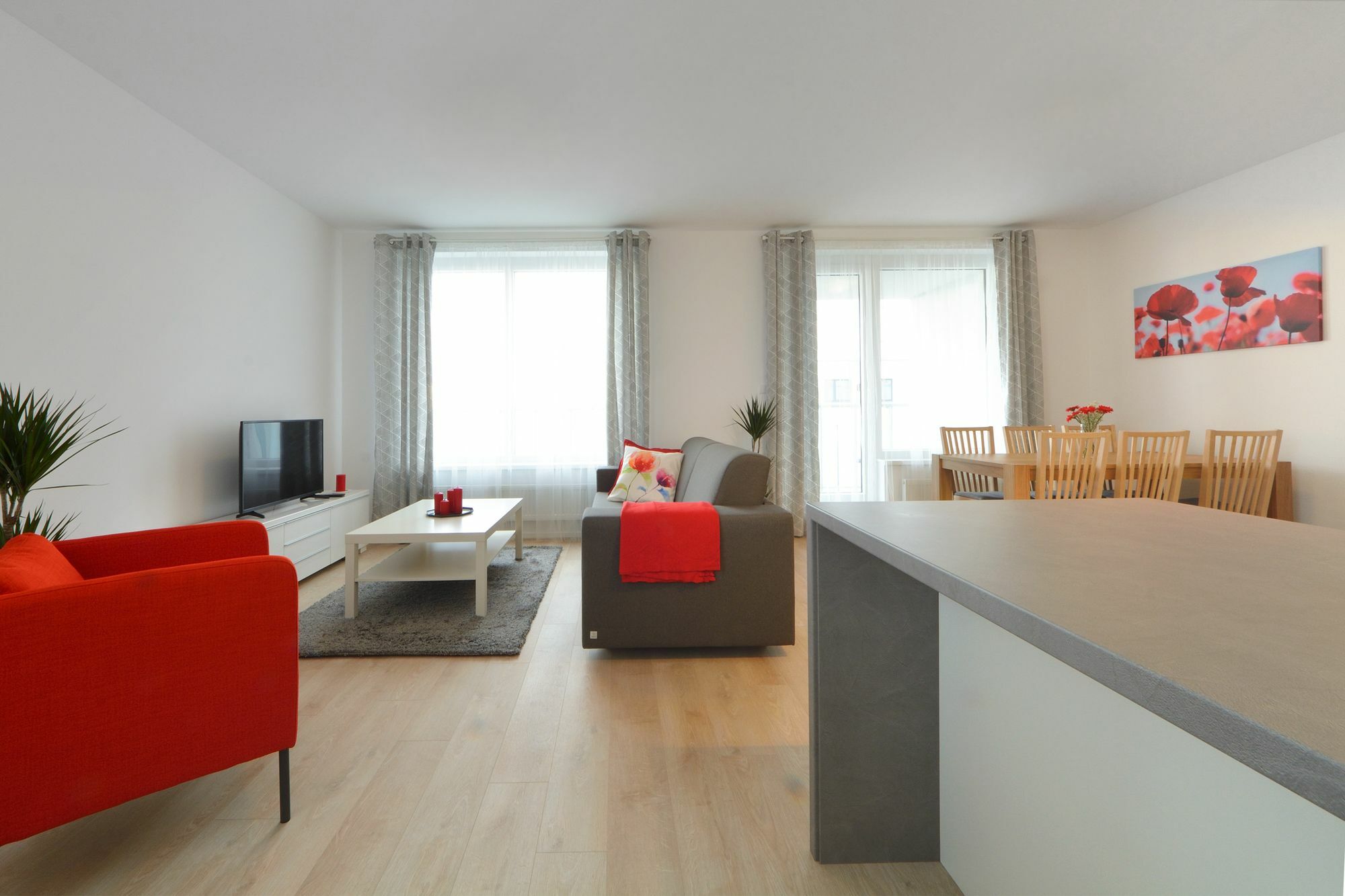 Citywest Apartments Praga Esterno foto